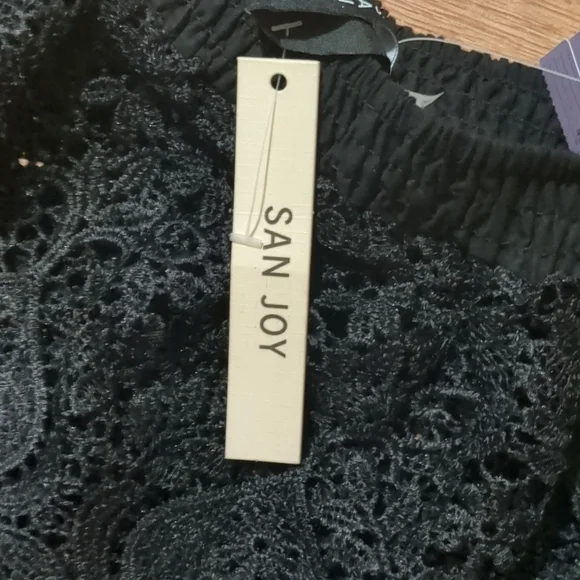 San joy shoulder Top color black embroidery - Picture 5 of 6